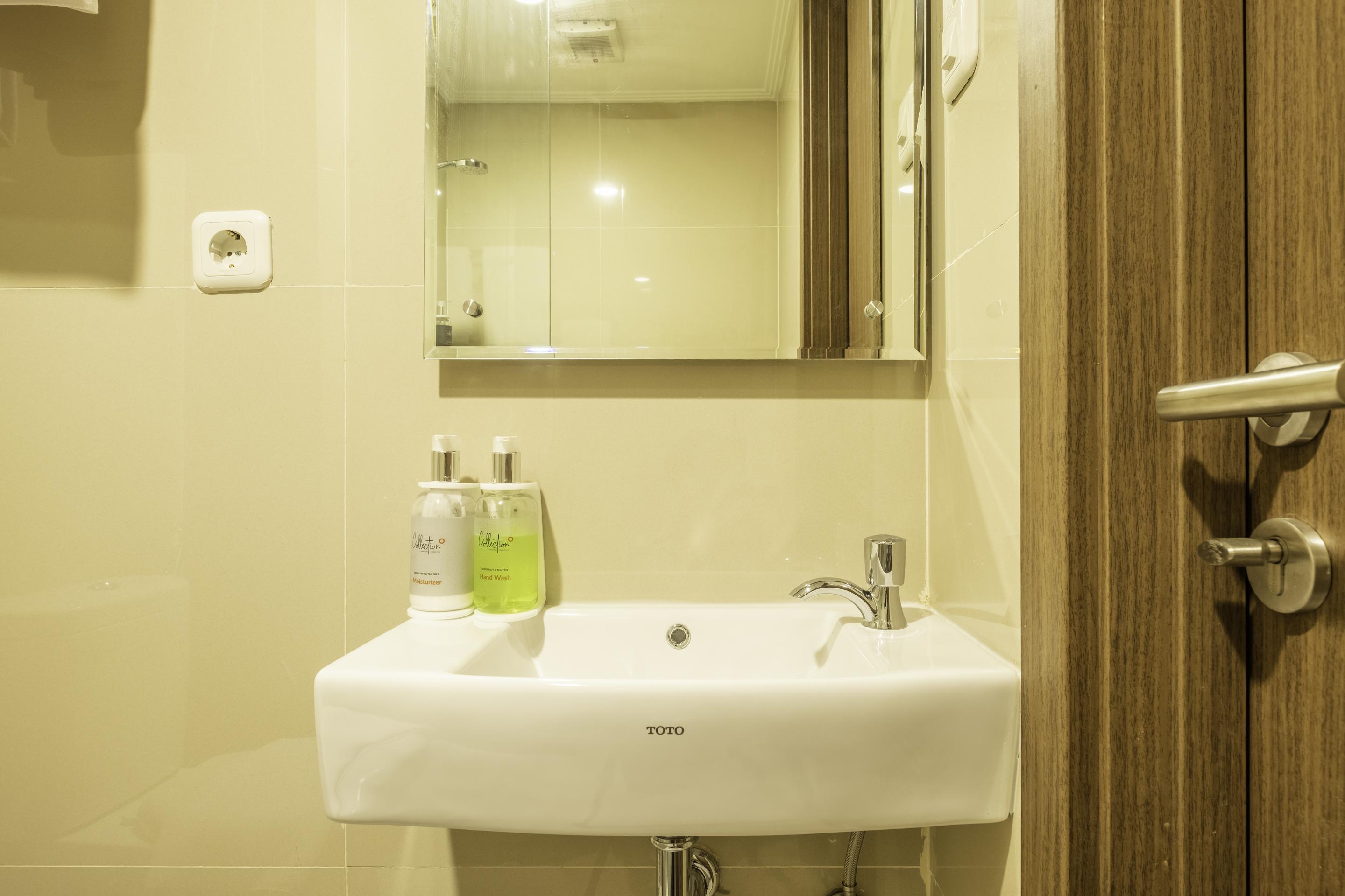 Super Oyo Collection O Hotel Pasar Baru Heritage Бандунг Екстериор снимка