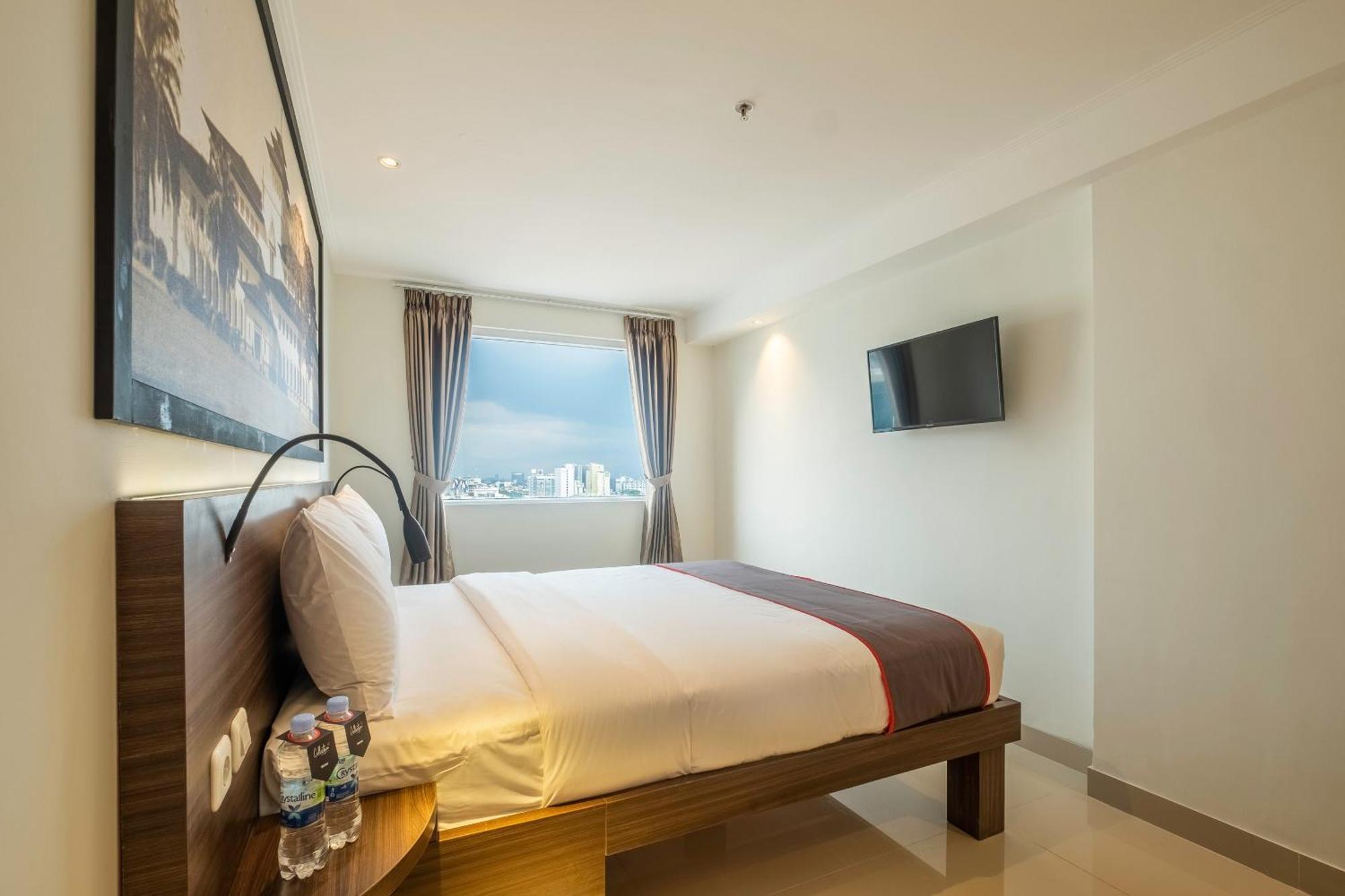 Super Oyo Collection O Hotel Pasar Baru Heritage Бандунг Екстериор снимка